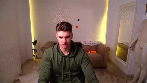 Snapshot of maxkaiden chatting on 10/19/25, 04:46 MaxKaiden online show from 10/19/25, 04:46