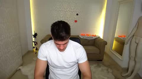 Snapshot of maxkaiden chatting on 10/21/25, 04:46 MaxKaiden online show from 10/21/25, 04:46