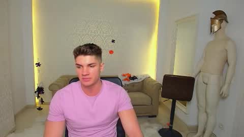 Snapshot of maxkaiden chatting on 10/26/25, 05:46 MaxKaiden online show from 10/26/25, 05:46