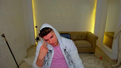 Snapshot of maxkaiden chatting on 11/06/25, 05:52 MaxKaiden online show from 11/06/25, 05:52