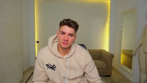 Snapshot of maxkaiden chatting on 11/09/25, 05:28 MaxKaiden online show from 11/09/25, 05:28