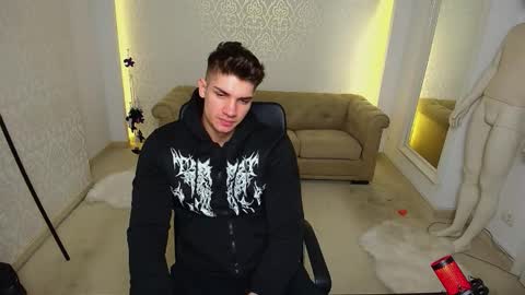 Snapshot of maxkaiden chatting on 11/10/25, 05:39 MaxKaiden online show from 11/10/25, 05:39