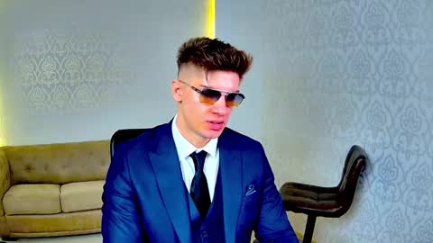 Snapshot of maxkaiden chatting on 02/14/26, 06:54 MaxKaiden online show from 02/14/26, 06:54