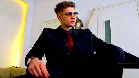 MaxKaiden online show from 04/18/26, 05:00