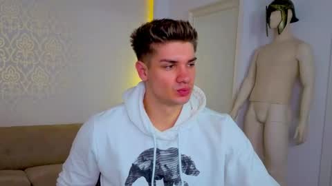 MaxKaiden online show from 04/23/26, 04:14