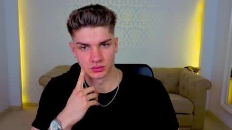 MaxKaiden online show from 04/24/26, 11:45