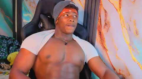 Snapshot of maxmuscle10 chatting on 05/11/26, 07:22 Maxmuscle10 online show from 05/11/26, 07:22