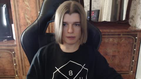 Snapshot of maxplay18 chatting on 12/03/24, 05:45 Max online show from 12/03/24, 05:45