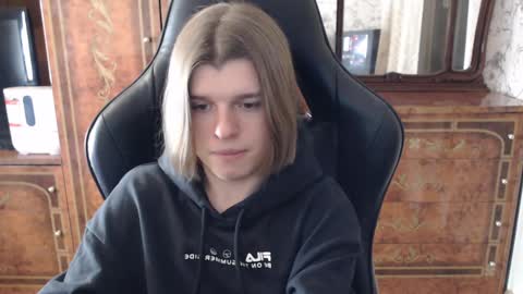 Snapshot of maxplay18 chatting on 02/22/25, 05:02 Max online show from 02/22/25, 05:02