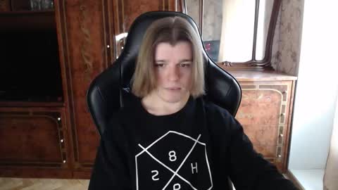 Snapshot of maxplay18 chatting on 11/05/25, 11:54 Max online show from 11/05/25, 11:54