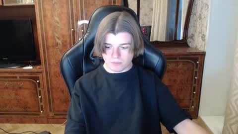 Snapshot of maxplay18 chatting on 11/30/25, 01:15 Max online show from 11/30/25, 01:15