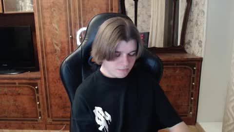 Snapshot of maxplay18 chatting on 12/02/25, 02:23 Max online show from 12/02/25, 02:23