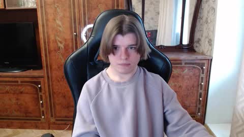 Snapshot of maxplay18 chatting on 12/03/25, 08:23 Max online show from 12/03/25, 08:23