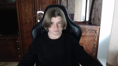 Snapshot of maxplay18 chatting on 01/13/26, 12:10 Max online show from 01/13/26, 12:10