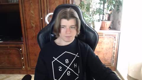 Snapshot of maxplay18 chatting on 02/06/26, 10:40 Max online show from 02/06/26, 10:40