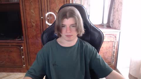 Snapshot of maxplay18 chatting on 02/18/26, 11:06 Max online show from 02/18/26, 11:06