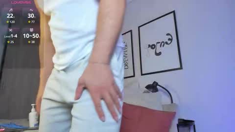 Max online show from 11/30/25, 10:25