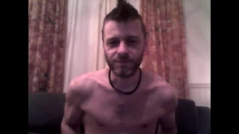 Snapshot of maxthewolf chatting on 11/18/25, 11:15 MaxTheWolf online show from 11/18/25, 11:15