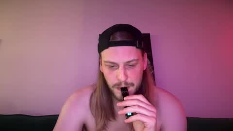 Snapshot of maxwatts95 chatting on 02/15/25, 02:37 Max Watts online show from 02/15/25, 02:37