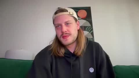 Snapshot of maxwatts95 chatting on 01/18/26, 09:18 Max Watts online show from 01/18/26, 09:18