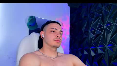MAX online show from 03/01/26, 08:00