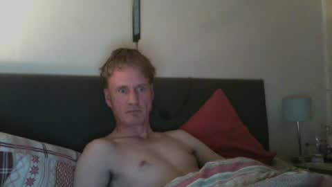 Snapshot of maxwilly7803039708 chatting on 06/16/26, 03:42 maxwilly7803039708 online show from 06/16/26, 03:42