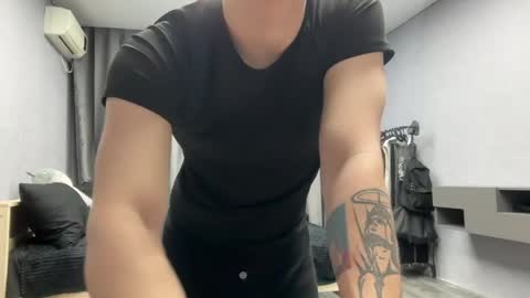 Max online show from 04/18/26, 07:58