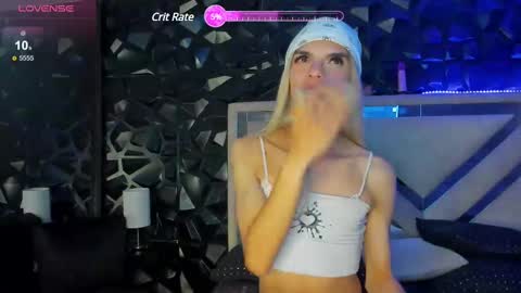 Snapshot of maxx_steell_ chatting on 12/10/24, 03:41 BellaSusy online show from 12/10/24, 03:41