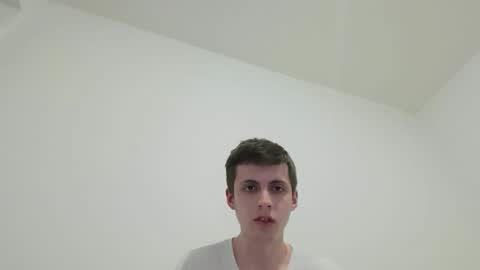 Snapshot of maxxcool12 chatting on 05/19/26, 10:05 maxxcool12 online show from 05/19/26, 10:05