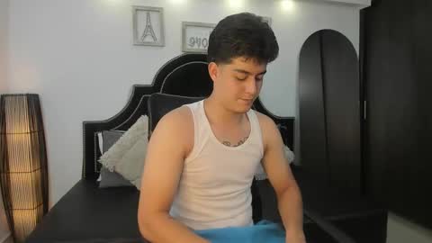 Maxxi online show from 09/26/25, 03:54