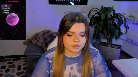 Maxine Minx online show from 11/15/25, 11:21