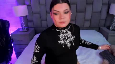 Snapshot of maxxxine_ chatting on 03/10/26, 11:32 Maxine Minx online show from 03/10/26, 11:32