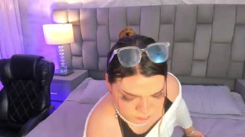 Snapshot of maxxxine_ chatting on 03/16/26, 12:17 Maxine Minx online show from 03/16/26, 12:17