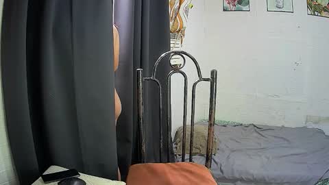 Snapshot of maxy_girl chatting on 05/17/26, 07:06 MAXINE online show from 05/17/26, 07:06