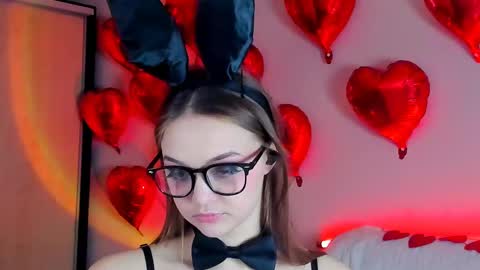 Snapshot of may_fl0wer chatting on 02/13/25, 05:44 May Flower online show from 02/13/25, 05:44