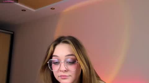 Snapshot of may_fl0wer chatting on 03/07/25, 01:51 May Flower online show from 03/07/25, 01:51