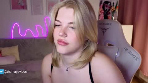 Maya online show from 02/05/26, 03:33