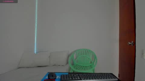 Snapshot of maya_graham_ chatting on 09/23/25, 02:36 Maya online show from 09/23/25, 02:36