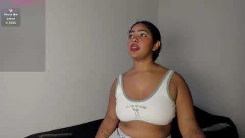 Snapshot of maya_graham_ chatting on 11/24/25, 06:35 Maya online show from 11/24/25, 06:35