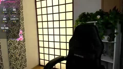 Snapshot of maya_light chatting on 02/15/25, 04:47 Maya online show from 02/15/25, 04:47