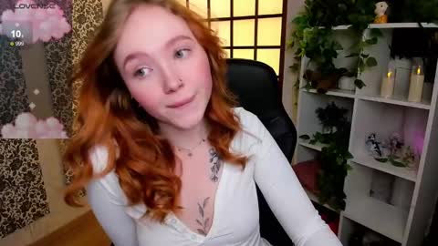 Snapshot of maya_light chatting on 02/27/25, 02:10 Maya online show from 02/27/25, 02:10