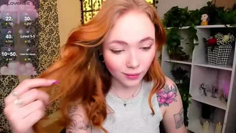 Snapshot of maya_light chatting on 03/01/25, 01:43 Maya online show from 03/01/25, 01:43