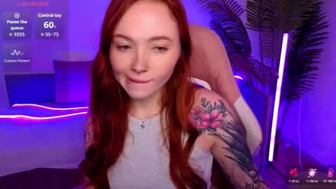 Snapshot of maya_light chatting on 11/20/25, 08:25 Maya online show from 11/20/25, 08:25