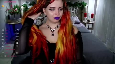 Snapshot of maya_mils chatting on 01/11/25, 01:48 Maya Mils online show from 01/11/25, 01:48