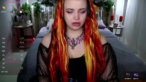 Snapshot of maya_mils chatting on 01/14/25, 12:54 Maya Mils online show from 01/14/25, 12:54