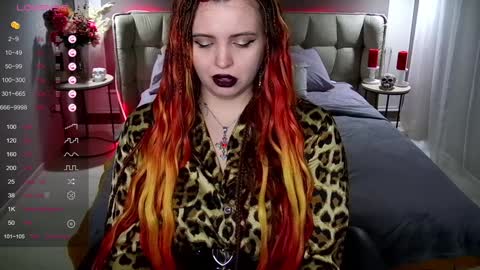 Snapshot of maya_mils chatting on 01/20/25, 07:15 Maya Mils online show from 01/20/25, 07:15