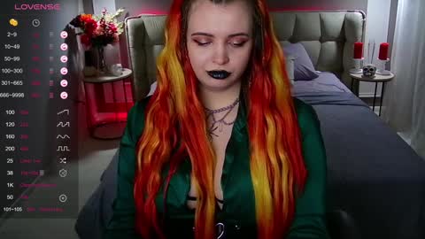 Snapshot of maya_mils chatting on 01/24/25, 05:10 Maya Mils online show from 01/24/25, 05:10