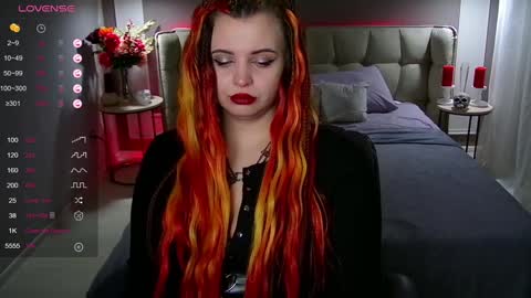 Snapshot of maya_mils chatting on 01/25/25, 01:10 Maya Mils online show from 01/25/25, 01:10