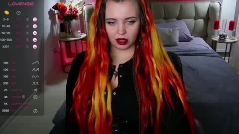 Snapshot of maya_mils chatting on 01/25/25, 07:38 Maya Mils online show from 01/25/25, 07:38