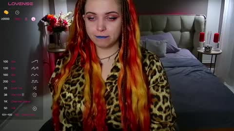 Snapshot of maya_mils chatting on 01/29/25, 01:27 Maya Mils online show from 01/29/25, 01:27